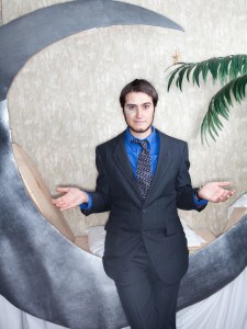 Scott as Larry Lamar in Astra Theatre's ArtHotel!